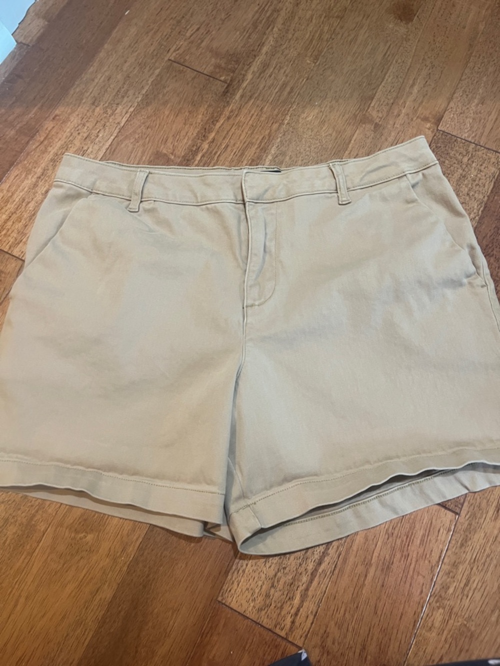 Banana Republic Women's Khaki Shorts size 16